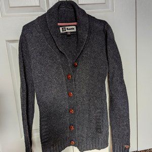 Vintage Women's Roots 100% LAMBSWOOL sweater